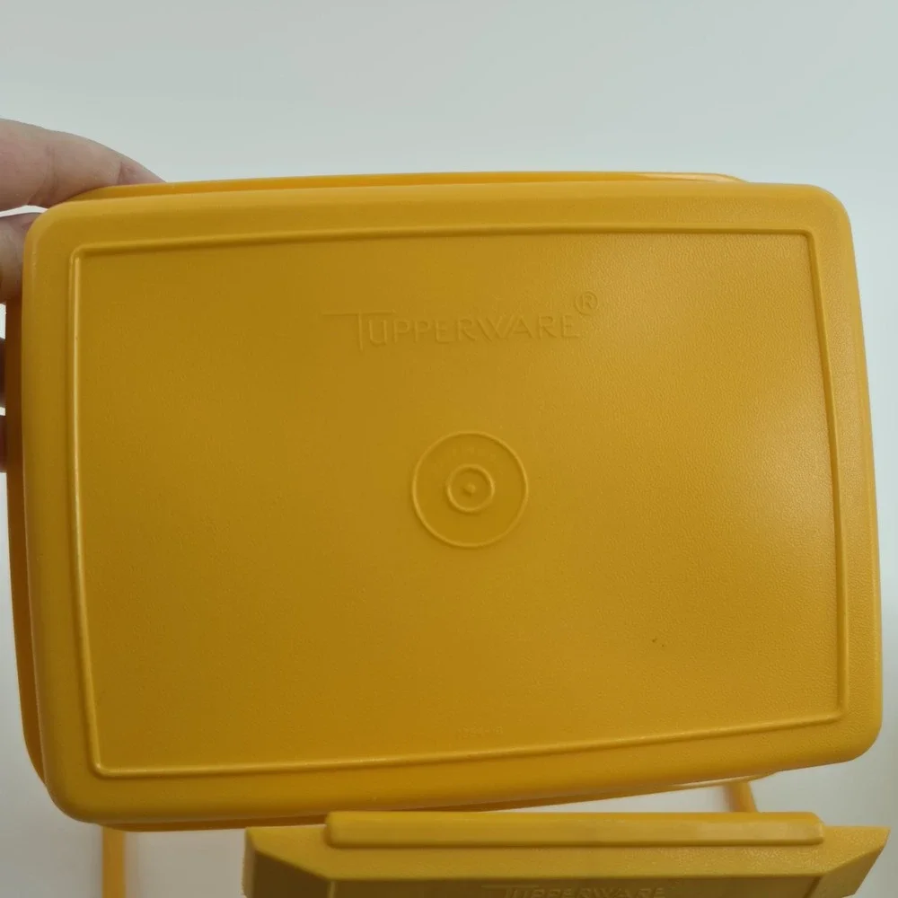 Tupperware Pack-N-Carry Yellow Lunchbox #1254 w Handle W. Gray Containers Vtg